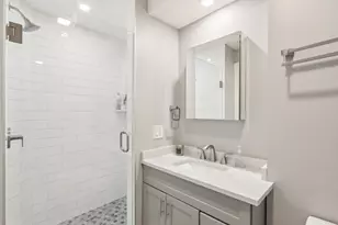 271 W Fifth St, Boston, MA 02127 - Photo 23