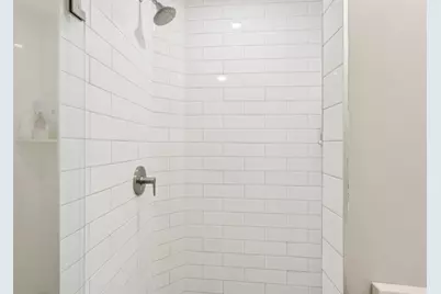 271 W 5th St, Boston, MA 02127 - Photo 25