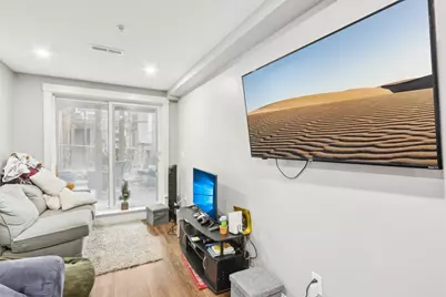 271 W 5th St, Boston, MA 02127 - Photo 9