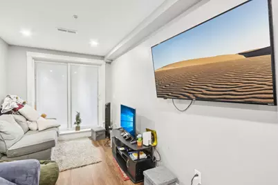 271 W 5th St, Boston, MA 02127 - Photo 9