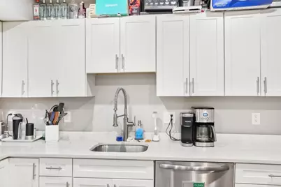 271 W 5th St, Boston, MA 02127 - Photo 3