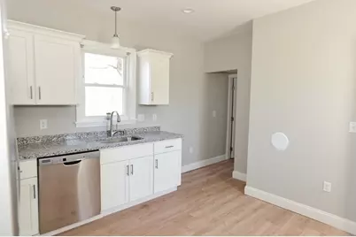 852 Somerset Ave, Taunton, MA 02780 - Photo 9