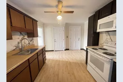 27 Wilcox St #2L, Springfield, MA 01105 - Photo 3