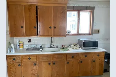 32 Vernon St, Waltham, MA 02453 - Photo 13