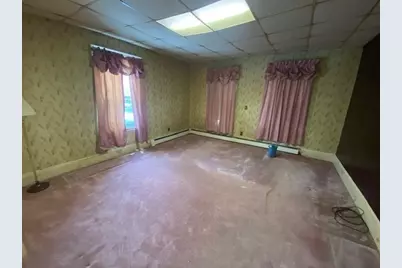 32 Vernon St, Waltham, MA 02453 - Photo 9