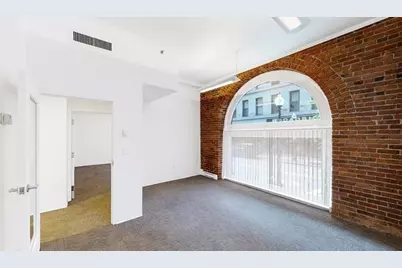 88 Broad St #10, Boston, MA 02110 - Photo 17