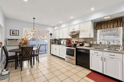 15 Cross St, Chicopee, MA 01013 - Photo 5