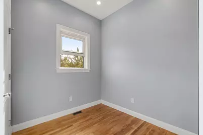 365 E St, Boston, MA 02127 - Photo 11