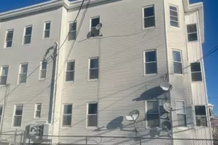 51 Pleasant, Leominster, MA 01453 - Photo 3