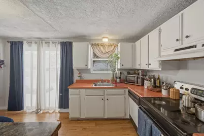 25-27 Bicknell Ave, Methuen, MA 01844 - Photo 9