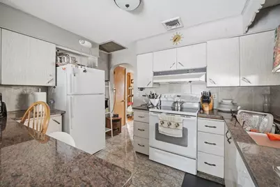 1026 Suffield St, Agawam, MA 01001 - Photo 11