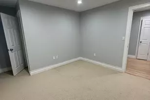 10 Oakwood Ct, Framingham, MA 01701 - Photo 17