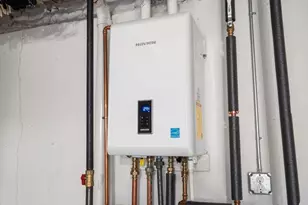 23 Chickatawbut St, Boston, MA 02122 - Photo 33