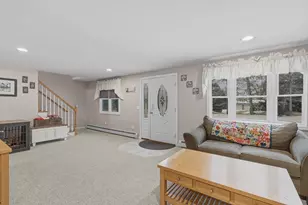 125 Doctor Braley Rd, Freetown, MA 02717 - Photo 13