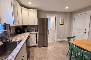 7 Hardy St, Beverly, MA 01915 - Photo 9