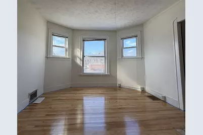 346 Lovell St #3, Worcester, MA 01602 - Photo 3