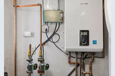 10 Aberdeen St, Fall River, MA 02721 - Photo 31