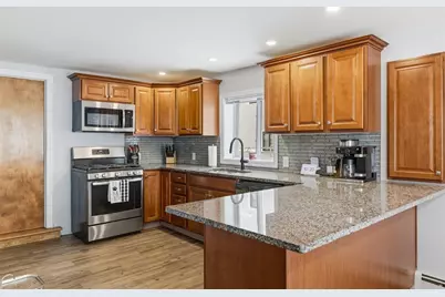 10 Aberdeen St, Fall River, MA 02721 - Photo 7