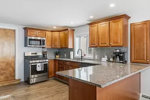 10 Aberdeen St, Fall River, MA 02721 - Photo 7