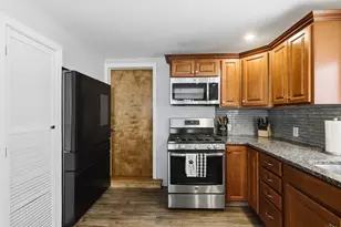 10 Aberdeen St, Fall River, MA 02721 - Photo 11