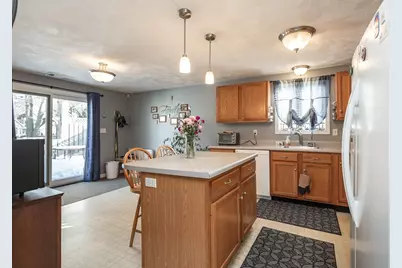 95 Hiatt Street, Fall River, MA 02721 - Photo 9