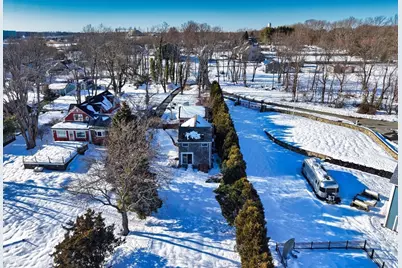 2 Oneil Rd, Somerset, MA 02725 - Photo 9