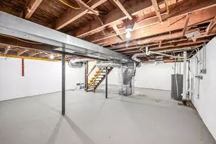 297 Breckwood Blvd, Springfield, MA 01109 - Photo 23