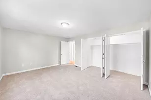 39 Wallace St, Springfield, MA 01119 - Photo 27