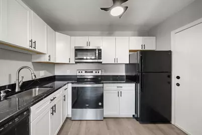 22 Irving St #15, Everett, MA 02149 - Photo 3