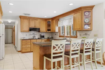 11 Satucket Tr, Bridgewater, MA 02324 - Photo 9