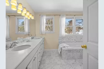 615 Saw Mill Brook Pkway, Newton, MA 02459 - Photo 23