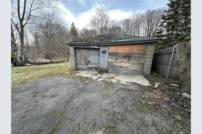 242 Wahconah St, Pittsfield, MA 01201 - Photo 11