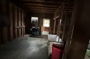 242 Wahconah St, Pittsfield, MA 01201 - Photo 9