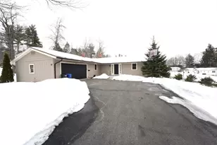 17 Walbridge Rd, Paxton, MA 01612 - Photo 1