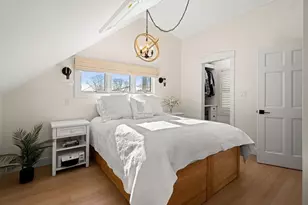 7 Cottage St, Marblehead, MA 01945 - Photo 27