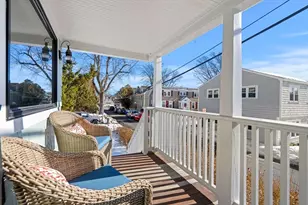 7 Cottage St, Marblehead, MA 01945 - Photo 37