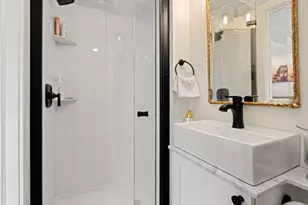 7 Cottage St, Marblehead, MA 01945 - Photo 21