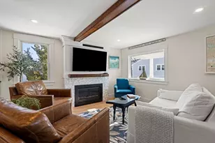 7 Cottage St, Marblehead, MA 01945 - Photo 13