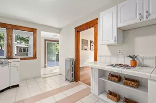 211 June St, Worcester, MA 01602 - Photo 13