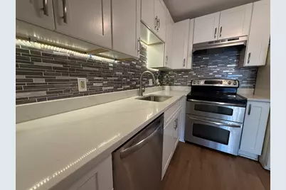 595 Revere Beach Pkwy #39, Revere, MA 02151 - Photo 7