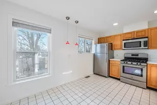 100 Anderer Ln, Boston, MA 02132 - Photo 9