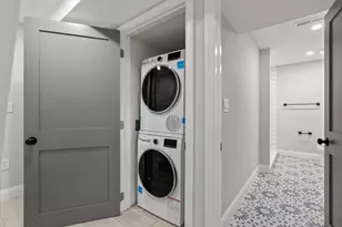 531 E 5th St, Boston, MA 02127 - Photo 9