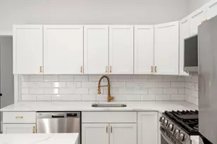 531 E 5th St, Boston, MA 02127 - Photo 7