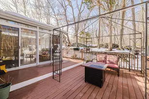 989 Elm St, Somerset, MA 02726 - Photo 3