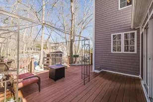 989 Elm St, Somerset, MA 02726 - Photo 5