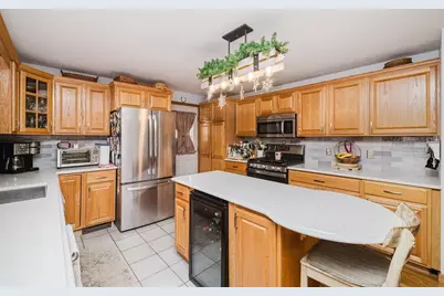 989 Elm St, Somerset, MA 02726 - Photo 9