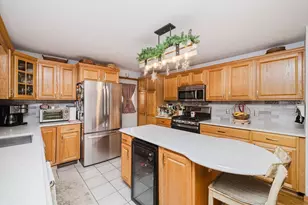 989 Elm St, Somerset, MA 02726 - Photo 9