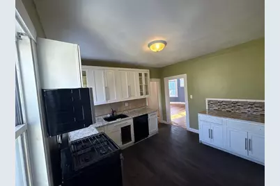 10 Carmen St, Boston, MA 02121 - Photo 11