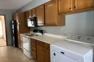 1181 James St, Chicopee, MA 01022 - Photo 7