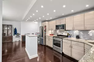 9 Hawthorne Pl, Boston, MA 02114 - Photo 3